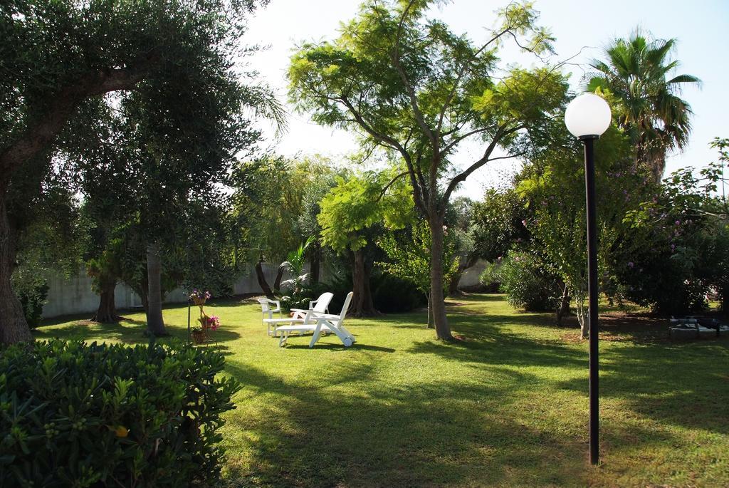 Agriturismo Villa Tommaso Torre dell'Orso Exterior foto